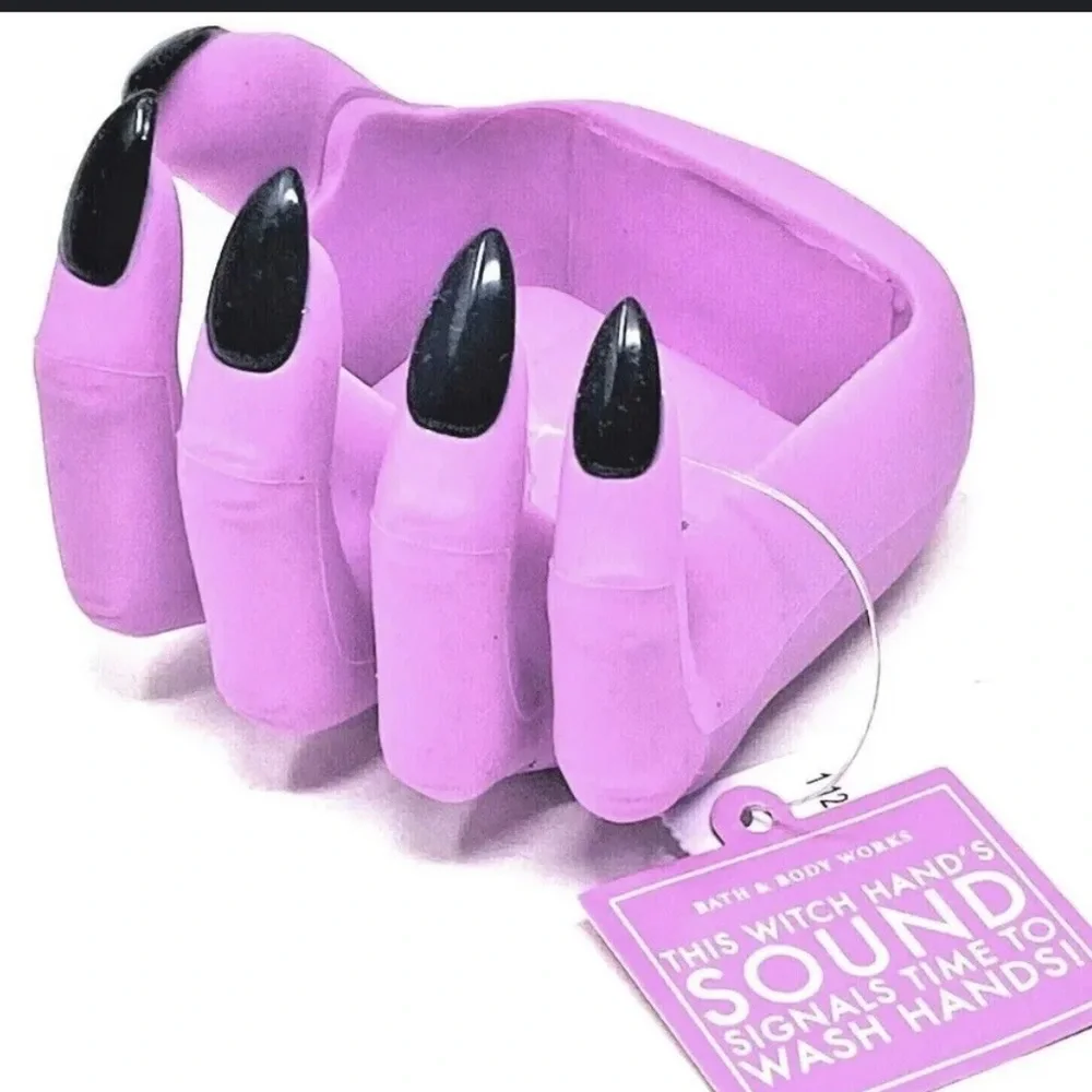 Witch Hand Halloween Soap Holder. Plays the sound of a witch cackling for 20 sec